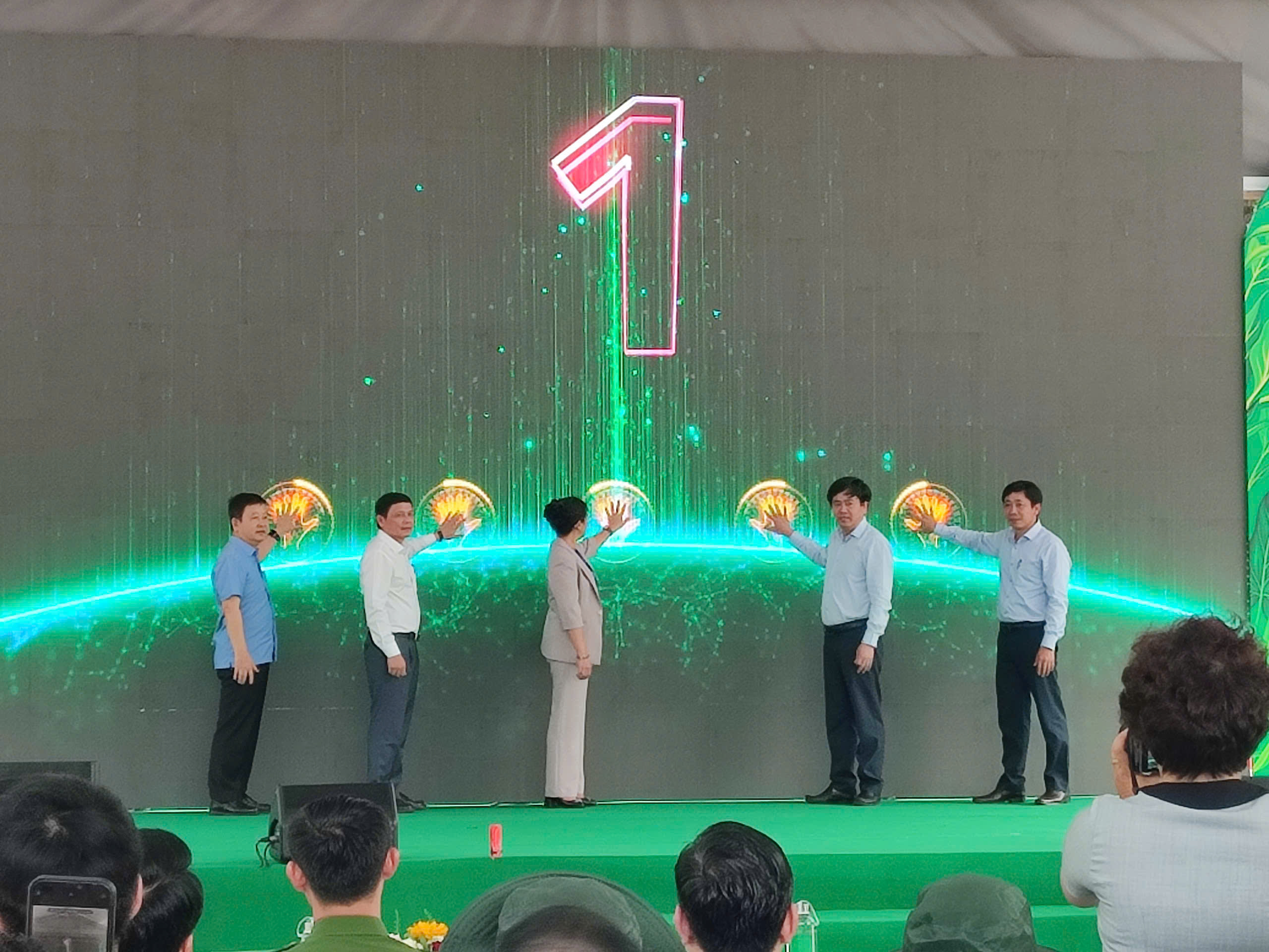 z6673058621934_d777379acfe48973ff498e2f07bcfefd